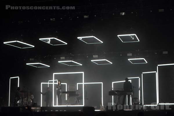 CHARLOTTE GAINSBOURG - 2018-08-25 - SAINT CLOUD - Domaine National - Scene de la Cascade - Charlotte Gainsbourg